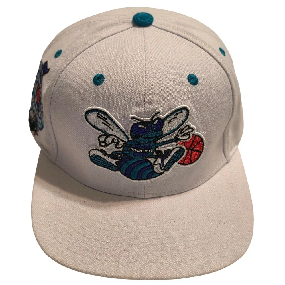 Mitchell & Ness Charlotte Hornets Snapback‎ Hat White 5 Year Anniversary Patch